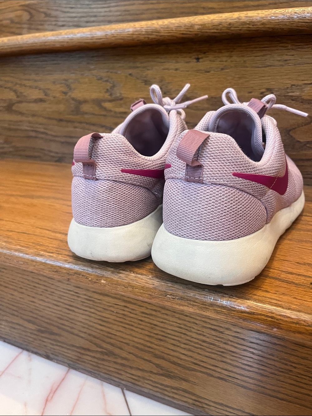 Nike Women’s dusty rose Mesh Sneakers with Magenta Swoosh - Picture 3 of 4